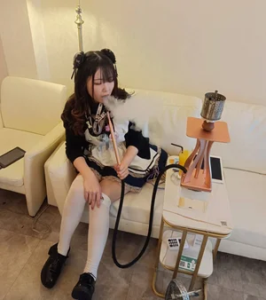 「秋葉原で一番可愛いシーシャ屋」
