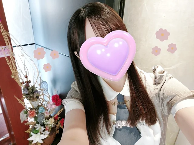 あやめちゃんさんの画像3枚目