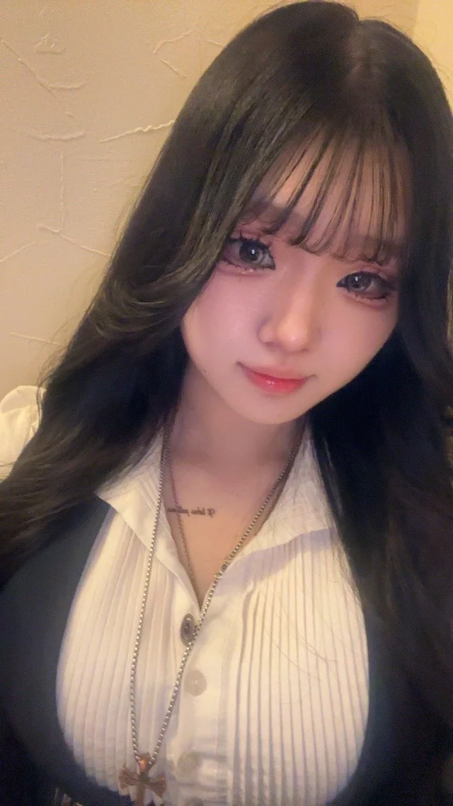 あいなさんの画像1枚目