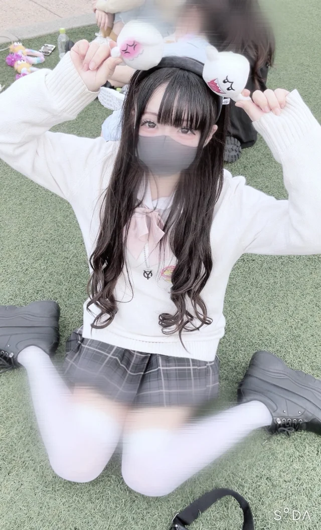 小鳥遊ららさんの画像2枚目