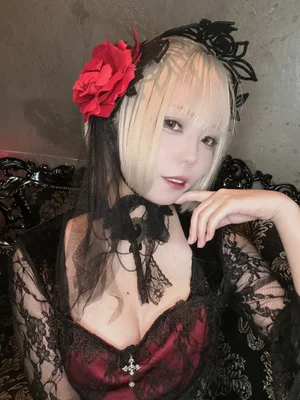 世界観のある店内と可愛い制服♡