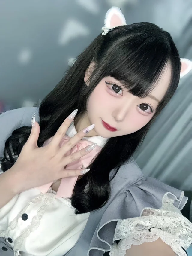 黒魅めろさんの画像1枚目