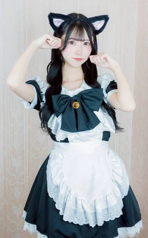 王道メイド服でかわいくお給仕！