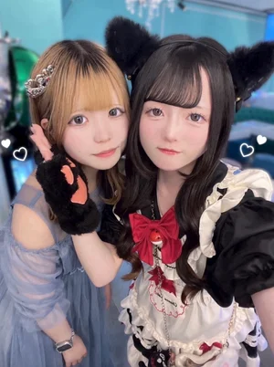 女の子同士が仲良し♡