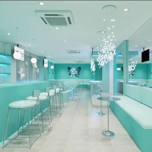 カワイイくて豪華な店内♪