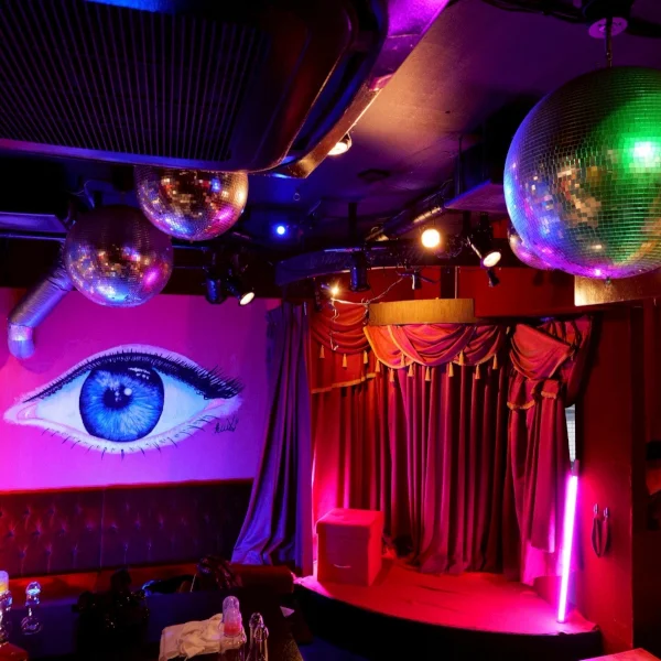 Midnight Escape 新宿二丁目店