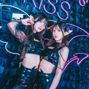 観光客や二次会の利用などで活気あふれる客